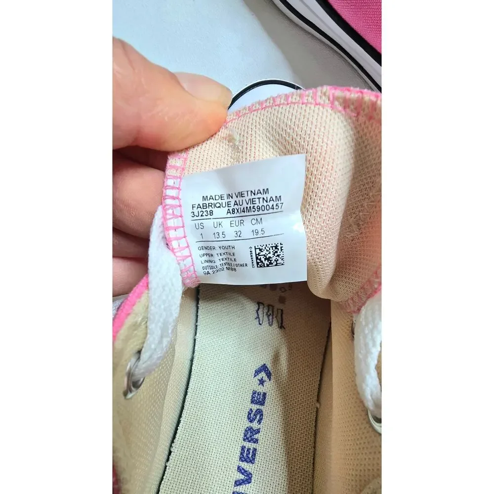 Converse Chuck Taylor All Star Low Top Pink Sneakers Womens Size 3 / Youth 1